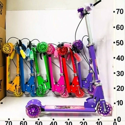 اسکوتر فلزی ترمز دار با زنگ تاشو مدل scooter عمده و تک (صورتی، آبی، بنفش، قرمز، زرد، سبز)